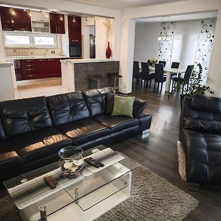 3 Bedrooms Apartman Dmt Kaštela المظهر الخارجي الصورة