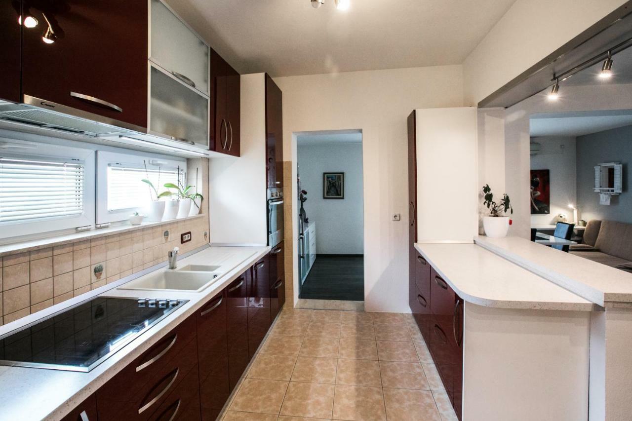 3 Bedrooms Apartman Dmt Kaštela المظهر الخارجي الصورة